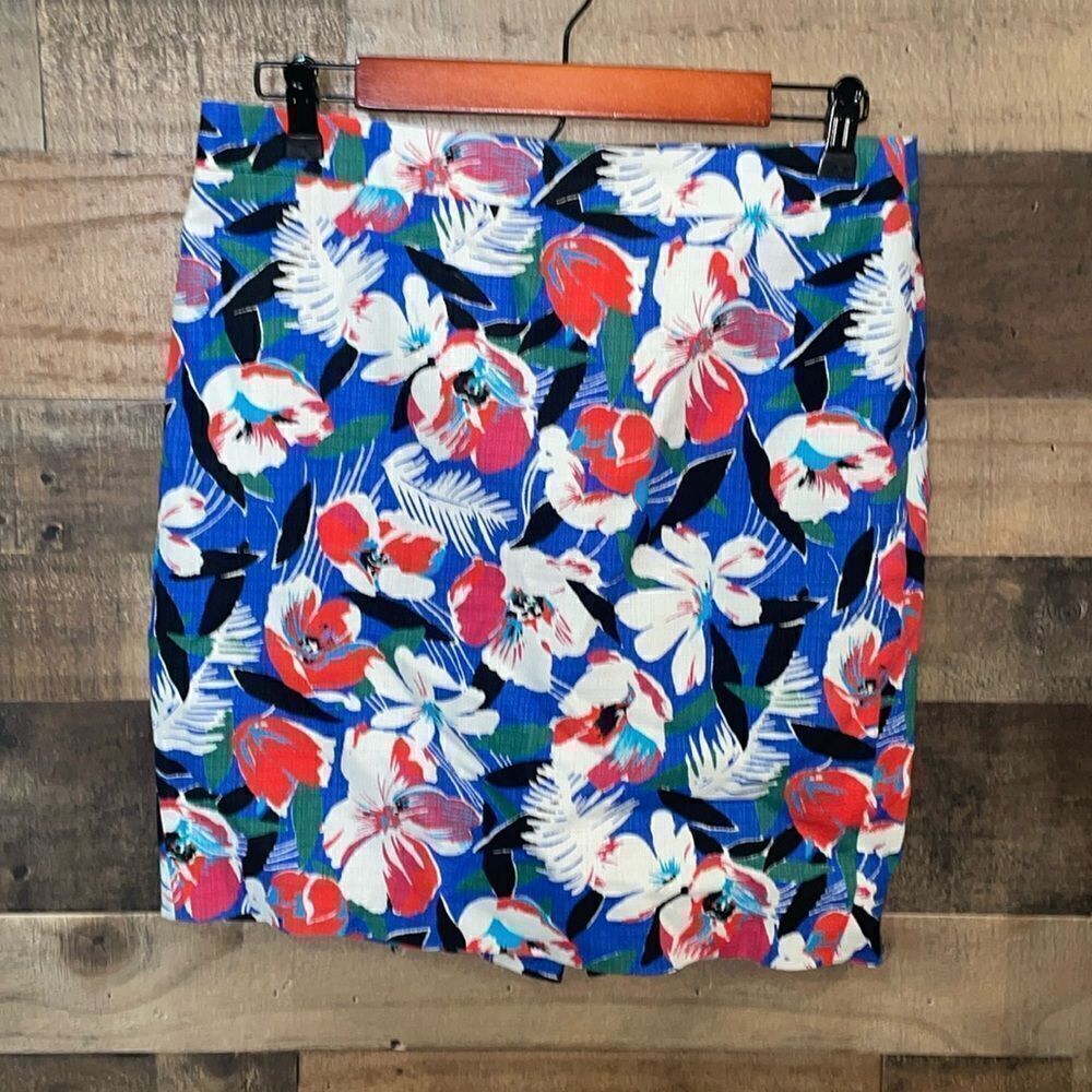 ✨J. Crew Factory Tropical Floral Print Pencil Skirt